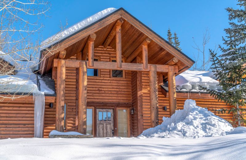 Log House Staining in Longmont, CO